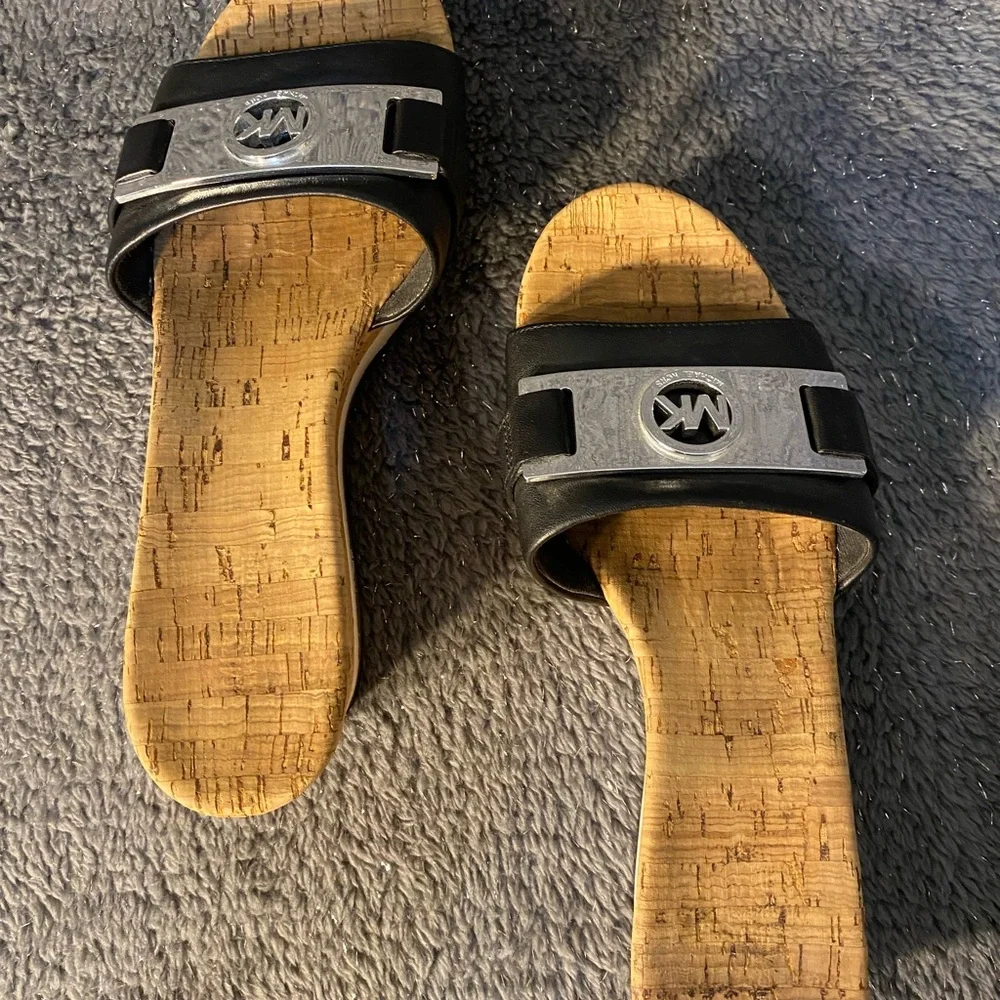Michael Kors Warren  platform sandals - Picture 2 of 4